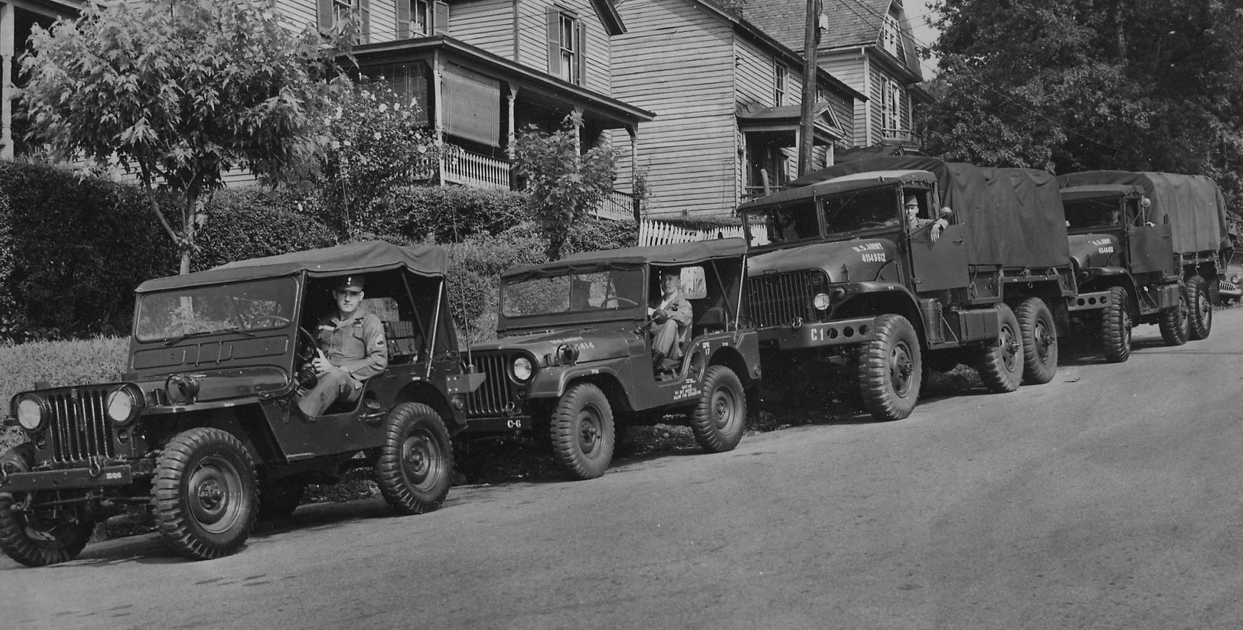 1958-07-25 Heavy equipment convoy